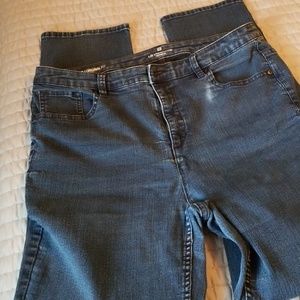 **Liz Claiborne jeans